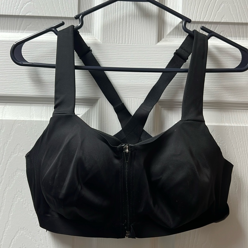 Victoria Secret sports bra, high impact 36DD